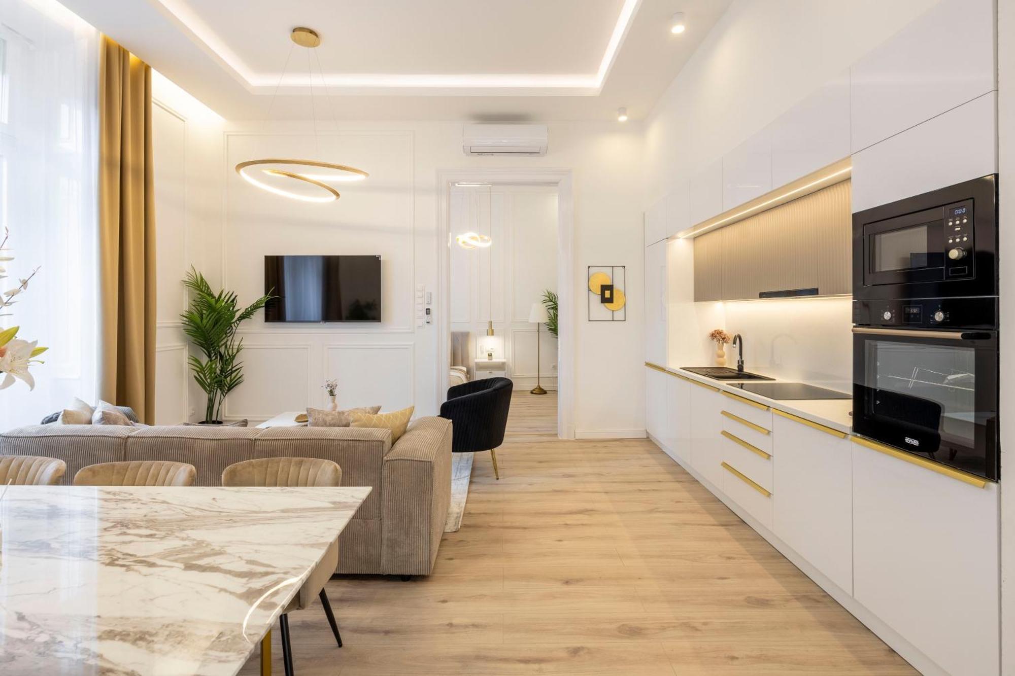 Exclusive & Prestigious Central Residence W/ Balcony Budapest Esterno foto