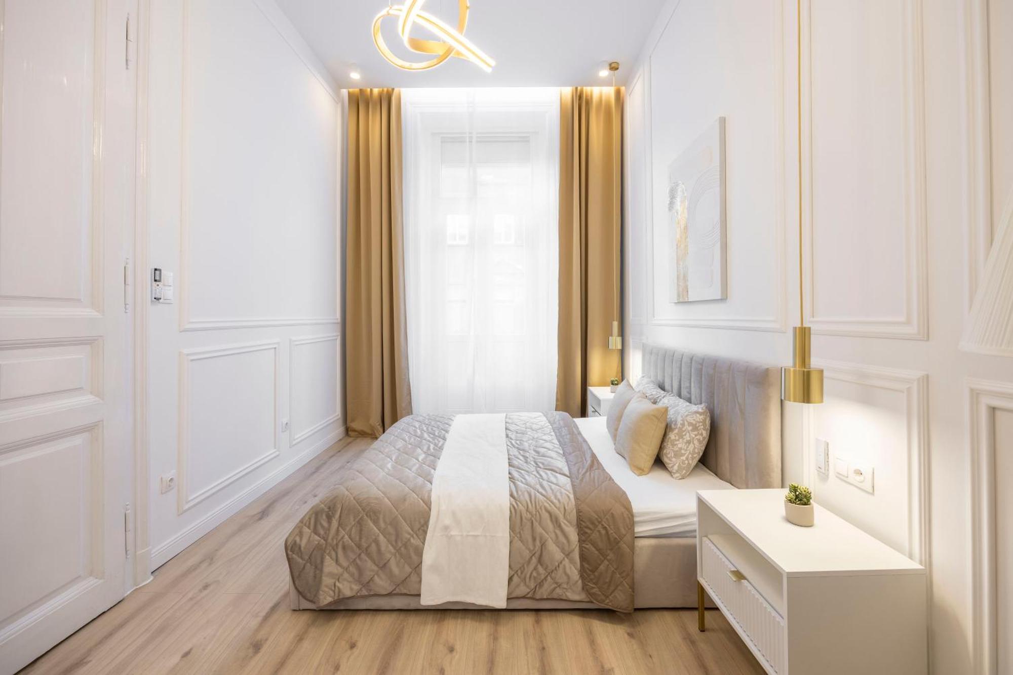 Exclusive & Prestigious Central Residence W/ Balcony Budapest Esterno foto