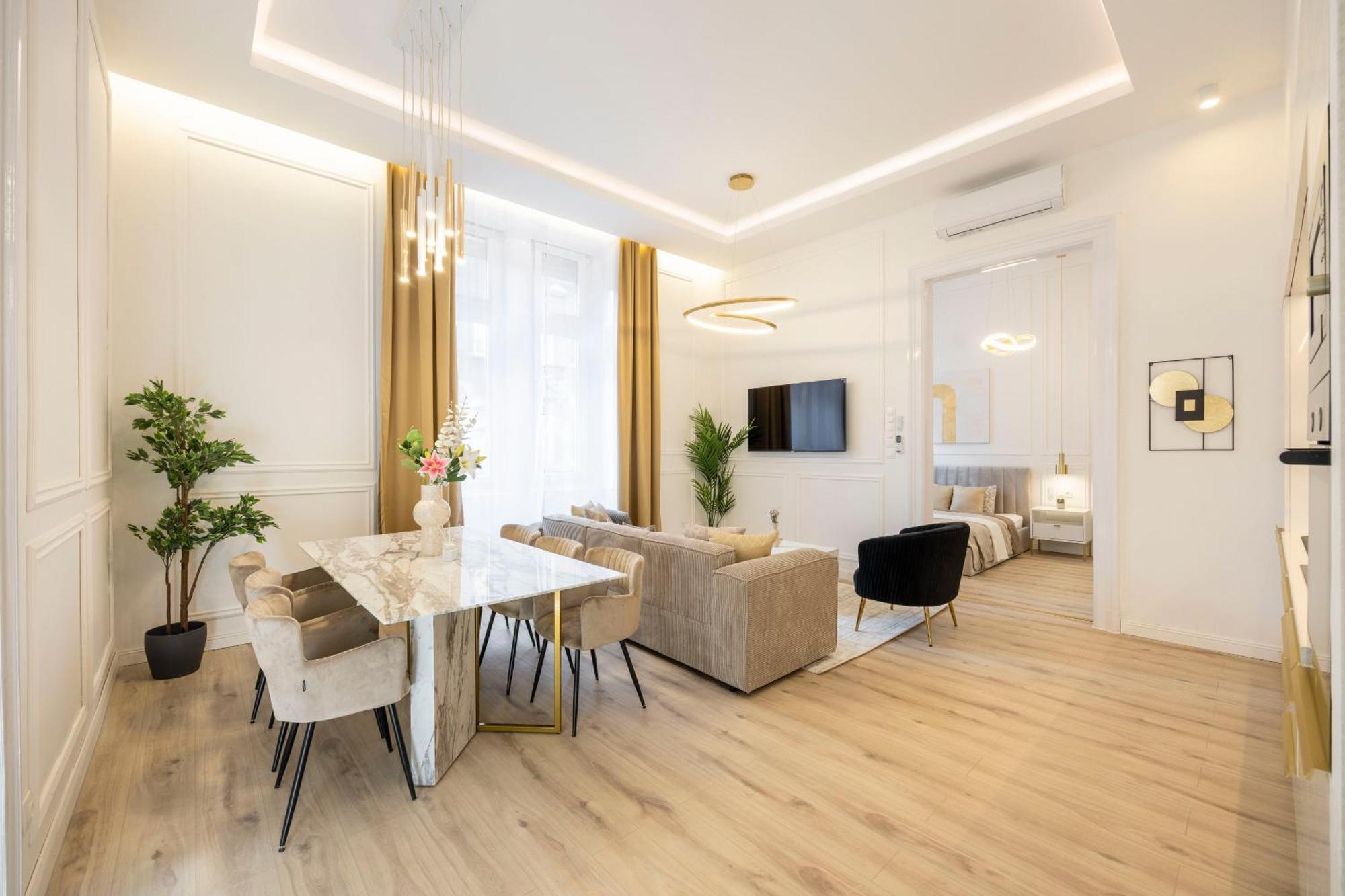 Exclusive & Prestigious Central Residence W/ Balcony Budapest Esterno foto