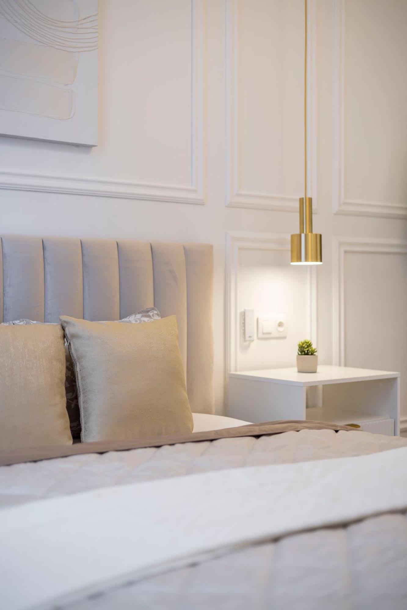 Exclusive & Prestigious Central Residence W/ Balcony Budapest Esterno foto