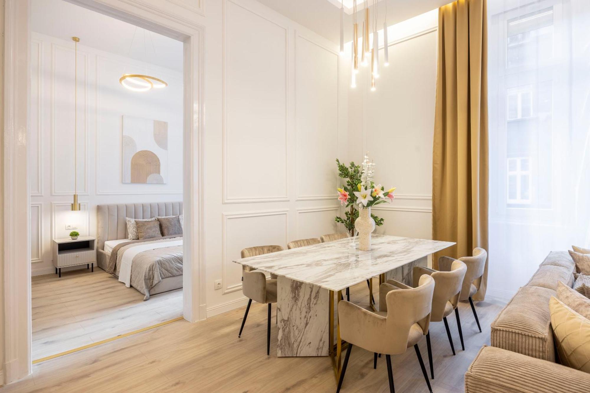 Exclusive & Prestigious Central Residence W/ Balcony Budapest Esterno foto